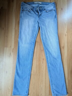 Abercrombie & Fitch The A&F Skinny Jeans Size 2R W26 L33 Light Wash Exc Cond